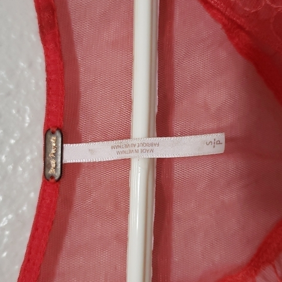 NWT FREE PEOPLE  LOLA LaceTrim V-neck Knit Top, Color Rose Crimson, Size… - Picture 6 of 16